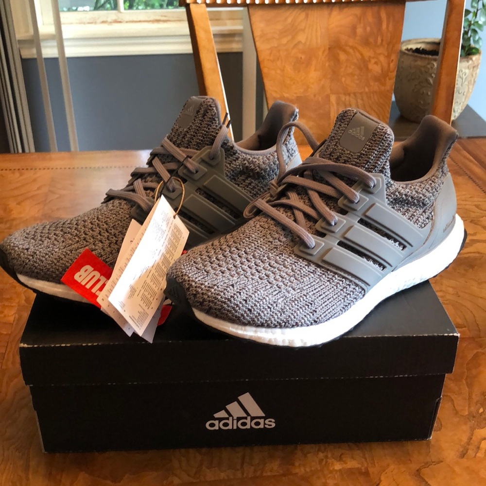 NWT-Adidas Ultraboost4.0 DNA, gray, size 8